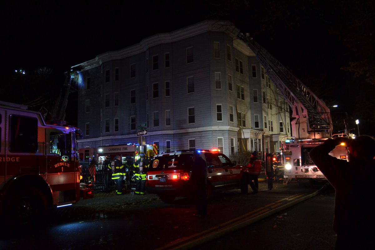 CambridgeMAFire's tweet photo. 1 of 2: #CambMA 4th alarm fire Box 4-391: Time of the initial alarm was 0101 a.m. Thanks to the aggressive attack by all members, all occupants were evacuated and the fire was quickly contained and extinguished. Thanks to @CambridgePolice &amp; @ProEMSCambridge for their support. https://t.co/2FzV3kThdG