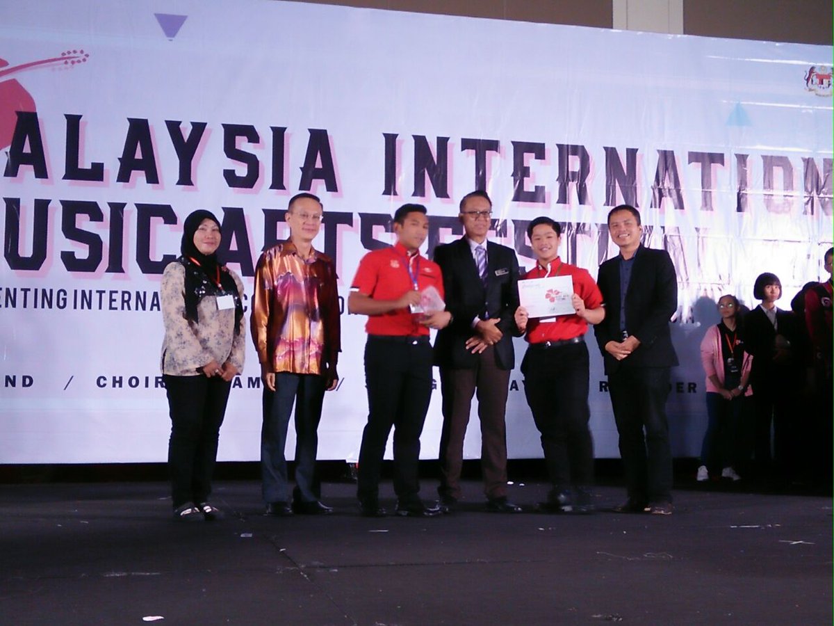 twtstaripoh's tweet photo. Congratulations @twtstarwinds  another Gold With Honours this year. The only Gold with Honours recepient in Div 1 category.

#MIMAF17
#halastarwinds https://t.co/PWQ4j7DU1O