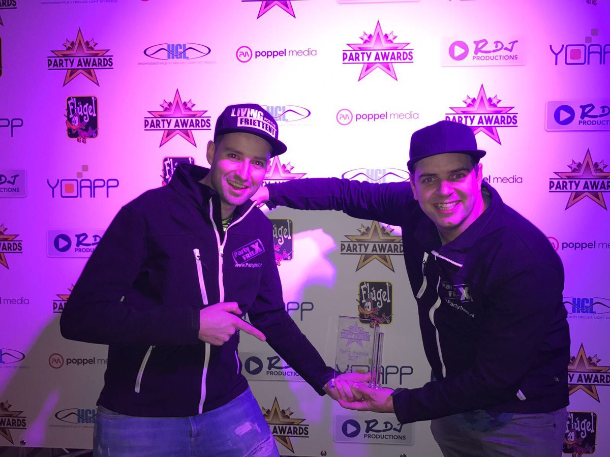 PartyfrieX tweet media