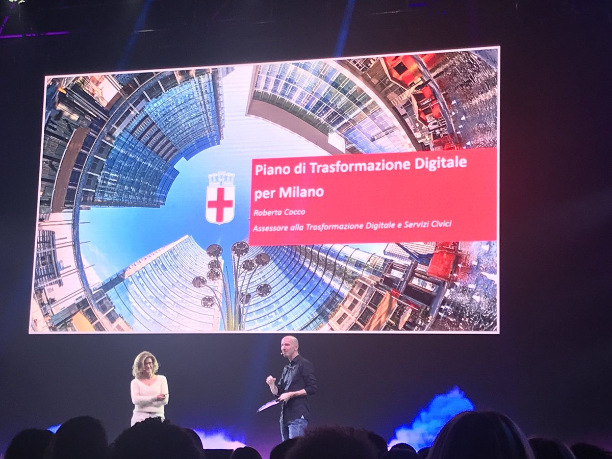 PeriniLisa's tweet photo. #RobertaCocco presenta sul palco di @IABItalia la #trasformazionedigitale di Milano.                               #iabforum #MilanoDigitale https://t.co/NFDQ3jERll