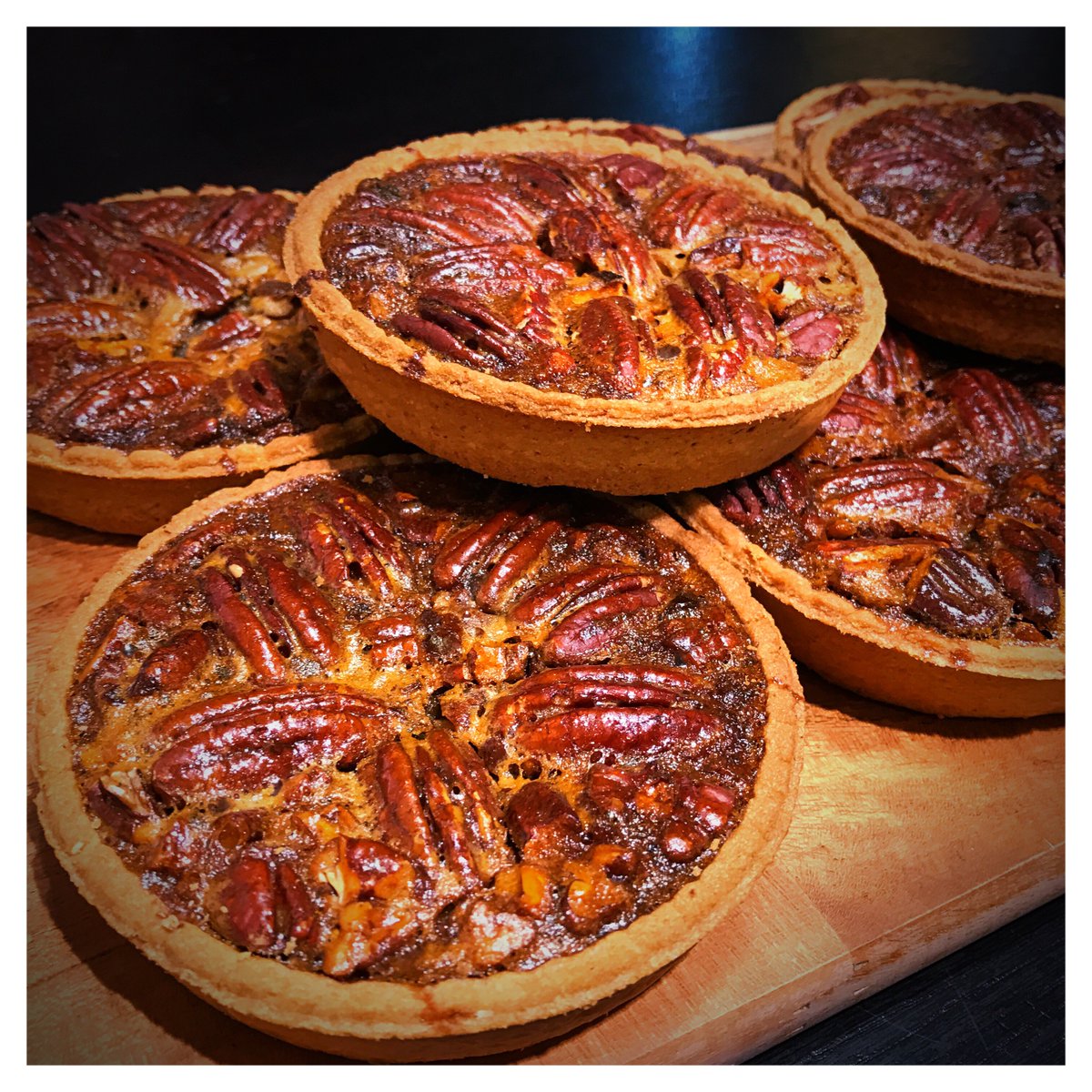snugglemuffin_'s tweet photo. Freshly baked Pecan Pies!  Grab one in @buch_galleries before they’re all gone! #pecanpie #glasgow #yum https://t.co/VdZenGLyXf