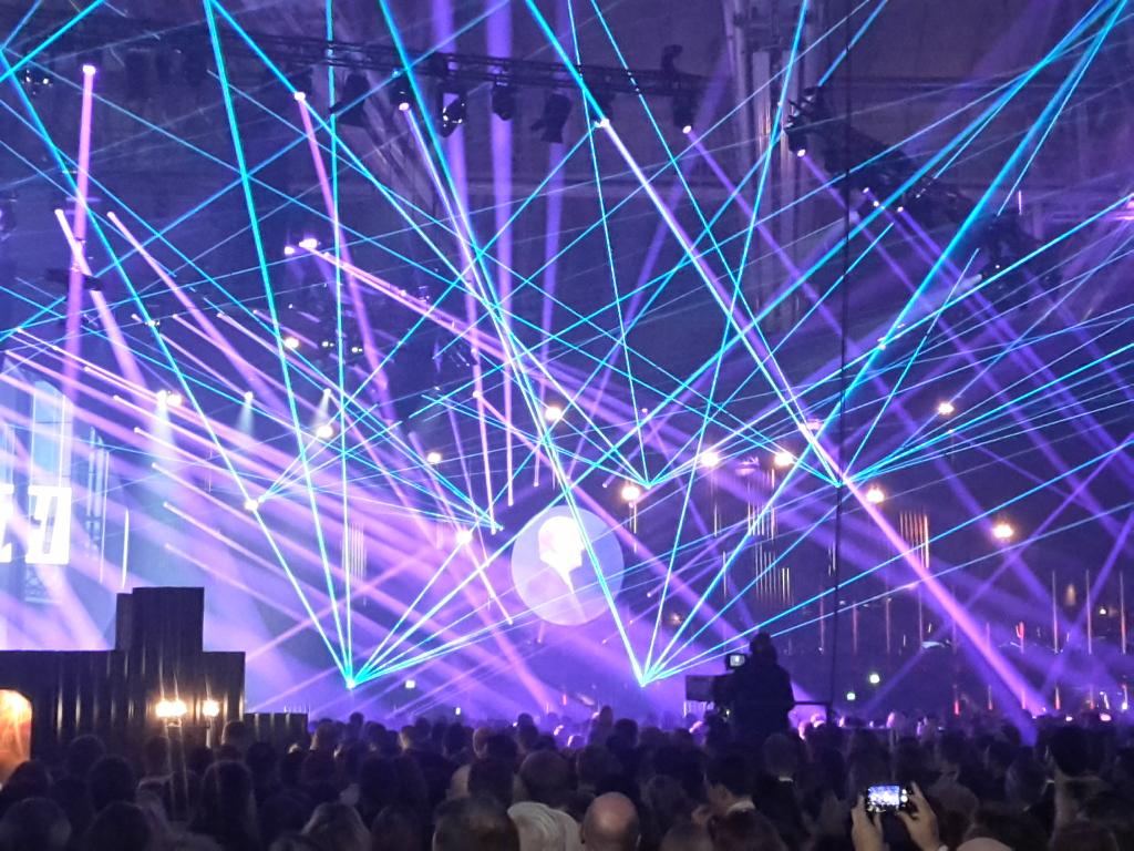 J_M_Siebert's tweet photo. Great atmosphere and great introduction speech of #algore at #slush17 setting the right expectations on climate politics. Entrepreneurship and intelligent business wanted. Basf Team is here #basf #basf40 . lets connect. https://t.co/VMD77jeuFe