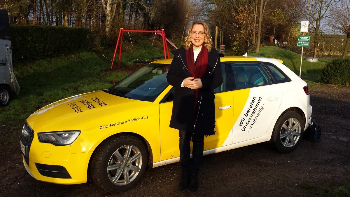 CKemfert's tweet photo. Unterwegs nach Nettelsee mit dem Ökogas Auto zur Veranstaltung von Treurat und Partner https://t.co/tmStk3pSLI https://t.co/63Wf8okr3z