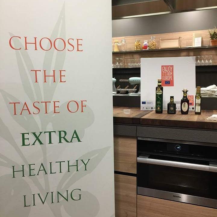extra_camilla's tweet photo. #extrahealthyliving #topitalianevootasting today we are @EatalyDowntown at 11am come to visit us! #enjoyitsfromeurope https://t.co/eA6YtUFbC4