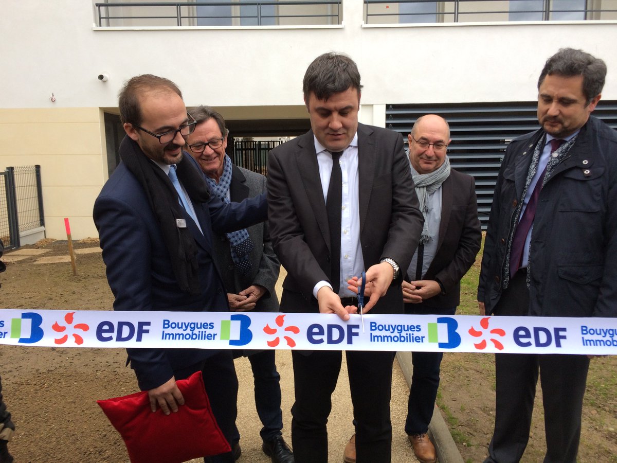 Inauguration de 73 logements à Joué les Tours, en présence de Nicolas Bany, Directeur <a href="/Bouygues_Immo/">Bouygues Immobilier</a> agence Val de Loire, Frédéric Augis, Maire de Joué-lès-Tours, Guillaume Flachat, Directeur EDF services et territoires Val-de-Loire. <a href="/egis/">Egis</a> a assuré une mission énergétique.