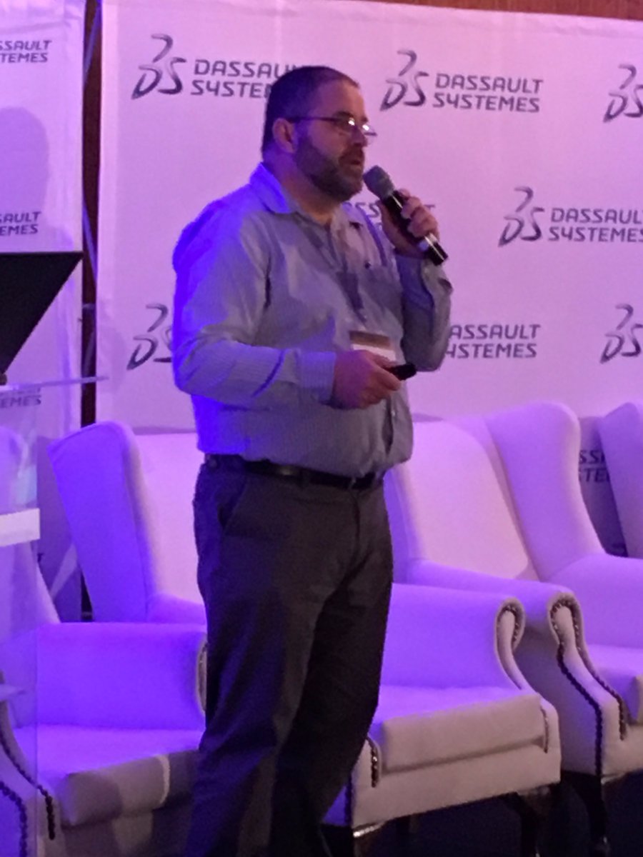 3dsGEOVIA's tweet photo. Great to hear from Hugo Coetzee from Anglo American talking about the company's journey towards a digital future  #3DEXPERIENCE, #3DSMINE, #GEOVIAworldtour https://t.co/ucRhLZWYyF