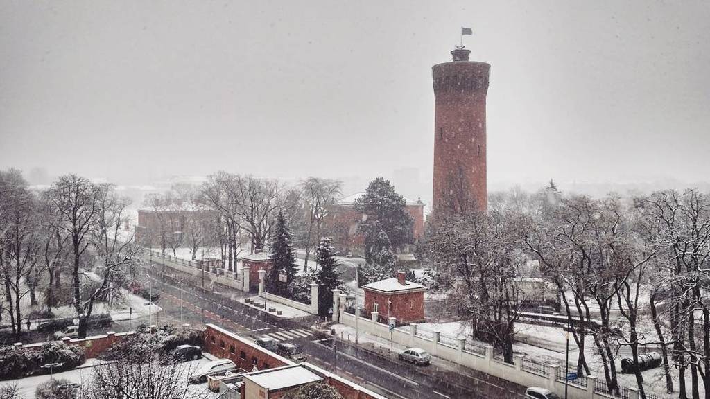 SashaDelirious's tweet photo. It's not December yet, but look at that!!! Winter - one love... #winter #zima #pjatk #polskojaponska #view #panorama #sky #bigcitylife #architecture #filtry #filters #koszykowa #warszawa #waw #instawarsaw #instawarszawa #igers #igerswarsaw #dqilyphoto #i… https://t.co/5ianKzwcUa https://t.co/v806sV5u42
