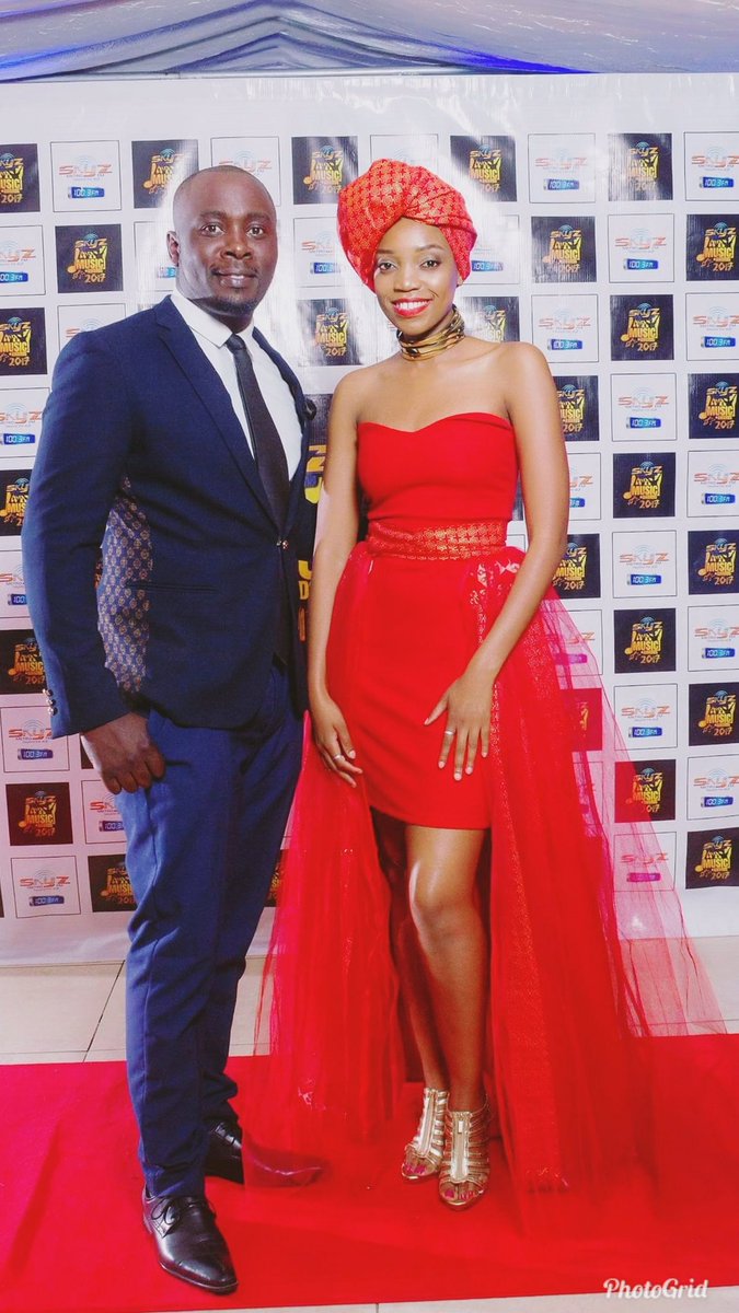 Donna15N's tweet photo. Throwback to last Friday
Dress by @ChanteClothing
Makeup by DN
@TheVista
@SkyMetroFm
#SiphetheAmagabazi
#SKYMA
#21December2017 https://t.co/SYl9AZRjjK