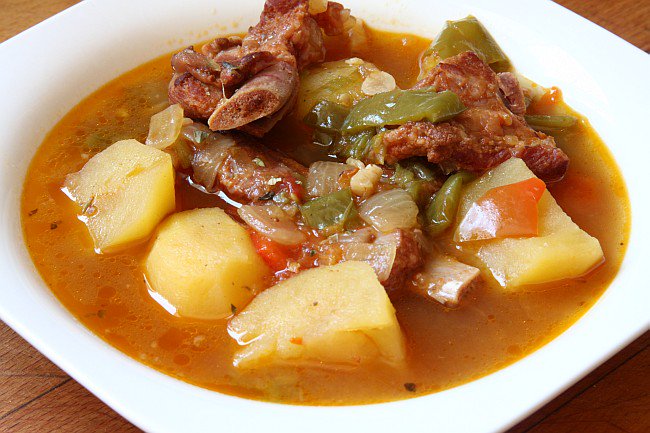 Bar_El_Baron's tweet photo. Mañana es primer viernes de diciembre!
Y el gran Ángel Molina cocinará PATATAS con COSTILLA.
Te esperamos!! https://t.co/UvbDvigdZD