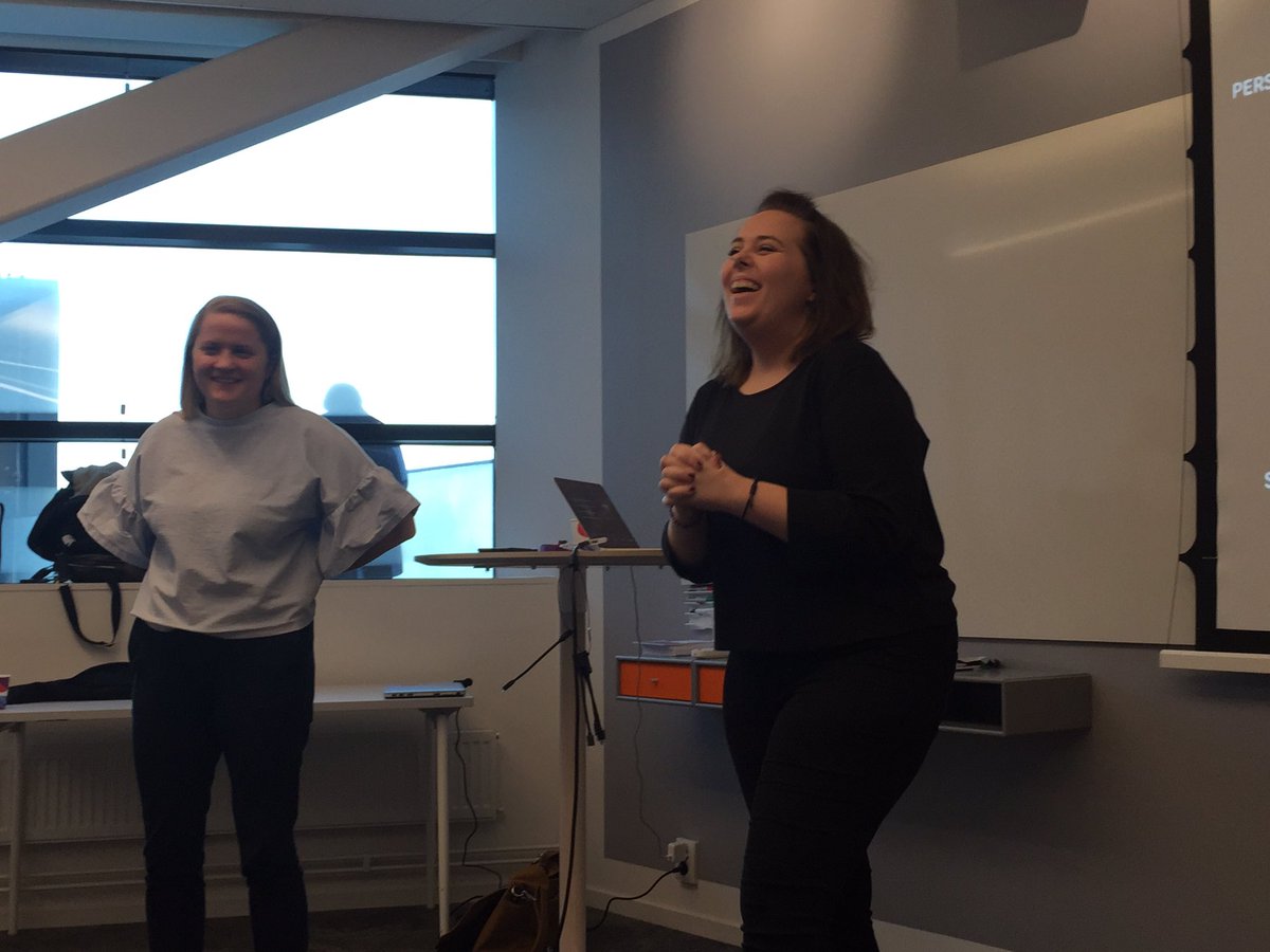 tinnacmark's tweet photo. Våra proffs @sannalainen och @TheaAndersson_ lär ut sina bästa knep för sociala medier. Viktigt att dela kunskap och ge värde. Inspirerande! https://t.co/Bx7jE2pTy4