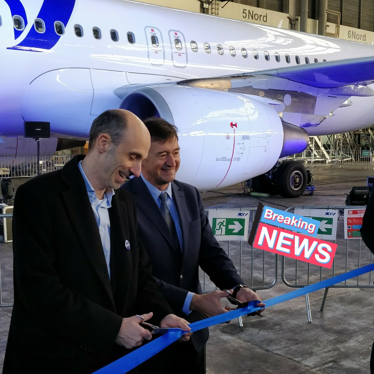 weflyjoon's tweet photo. C'est officiel ! Ruban coupé, avion dévoilé : nous sommes fin prêts à vous recevoir ✈️ https://t.co/qIvw8IL6w1