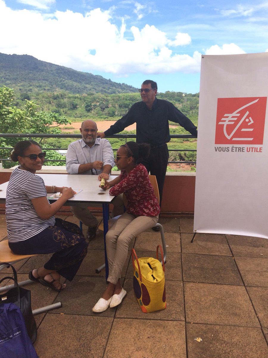 CressMayotte's tweet photo. Déjeuner de l’ESS : la Caisse d’épargne est aussi présente ! Venez vous renseigner à son stand au CUFR de 12h á 14h! #moisess2017 https://t.co/06BQyJLfbn