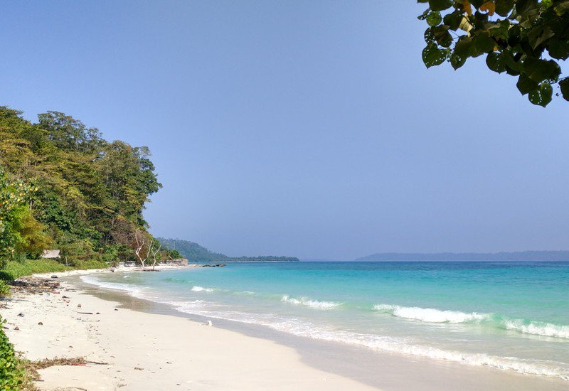 holidaysgenius's tweet photo. Take a dive into splashing beaches and picturesque views of Andaman and Nicobar with #Andaman #Nicobar #package #in #India.  These packages will give you a heavenly experience. https://t.co/MfKlbJcbwq https://t.co/aIRhJm1GxM
