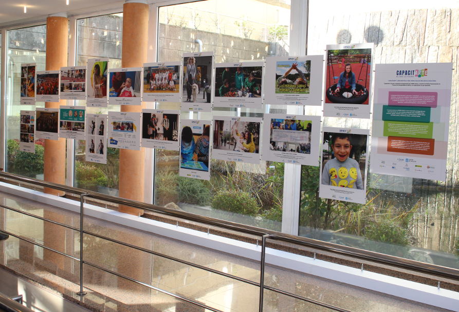 FagalAlzheimer's tweet photo. Onte inaugurouse na @Xunta a exposición fotográfica "CapacitARTE. Así somos, así o facemos", unha mostra impulsada polo CERMI Galicia e na que participa FAGAL, co obxectivo de proxectar os valores que transmiten as persoas con discapacidade
https://t.co/ypqz0MxdgK https://t.co/nUVYVmP1J5