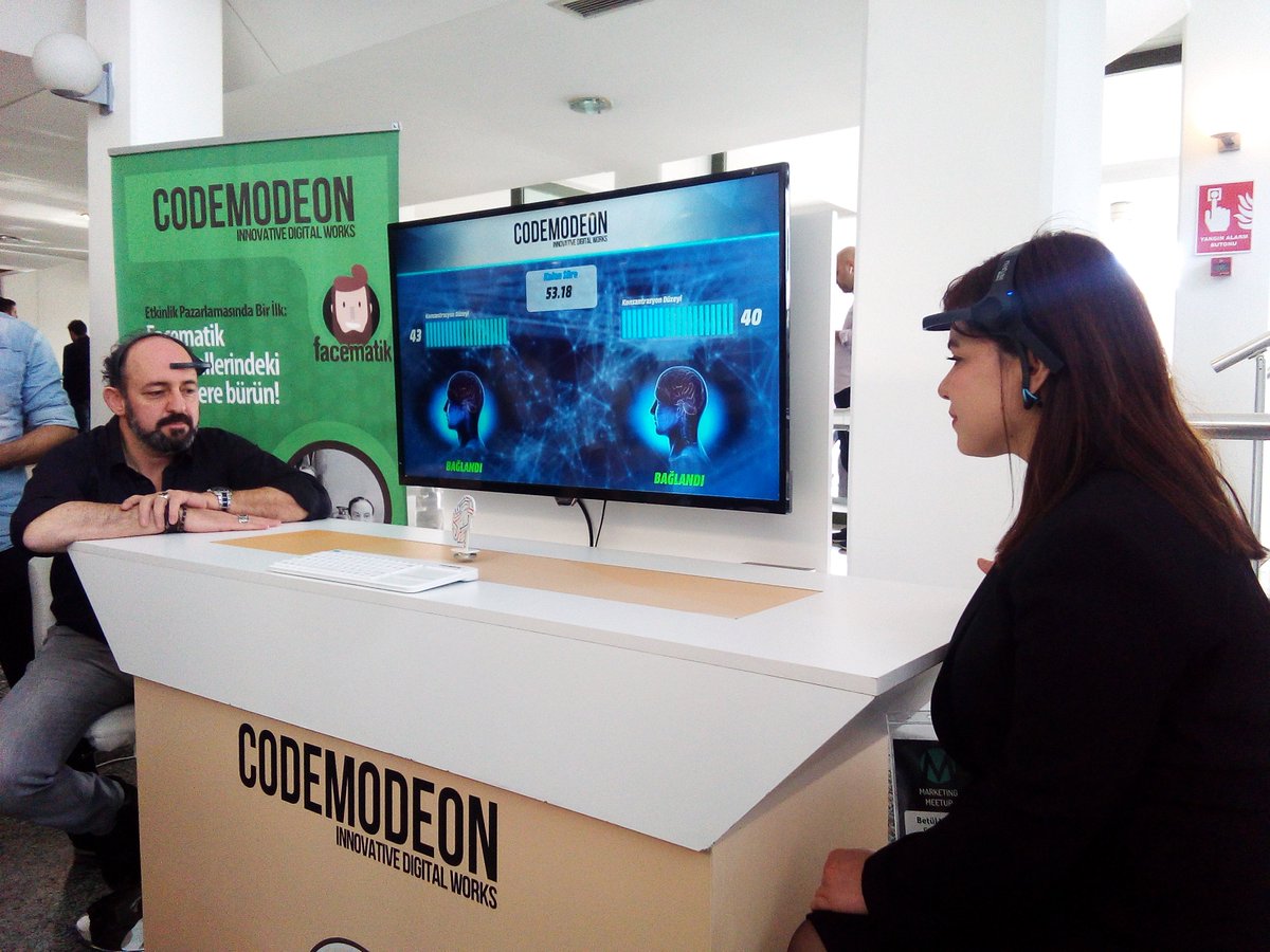 codemodeon's tweet image. Değerli @SinanCanan, @marketingmeetup Intelligence kapsamında Uçan Hediye ile konsantrasyonun gücünü kanıtlıyor. Eğlence ve teknolojiyi buluşturan oyunlarımızı deneyimlemek için hala geç kalmış değilsin. #marketingmeetup #codemodeon