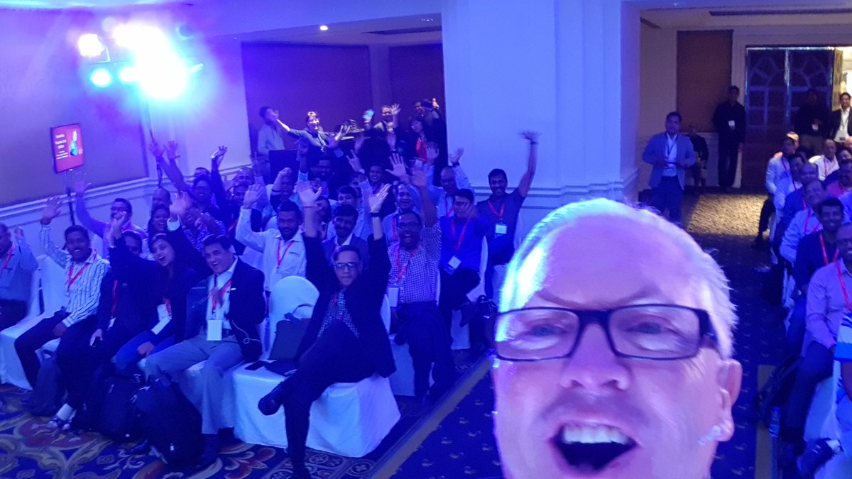 ESMNinja's tweet photo. What an amazing trip to India for @servicenow #LimitlessIT events in Bangalore, Delhi and Mumbi and where better for a bit of #servicenowselfie action https://t.co/HTaGAvc8zr