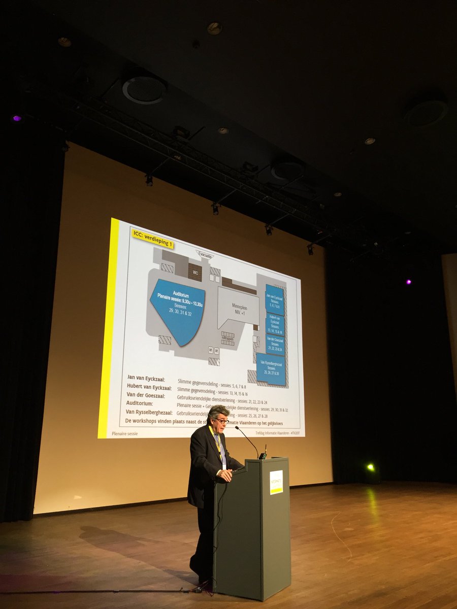 krislentacker's tweet photo. Mister Open Data zwaait af. Het gaat je goed Noël! #TIV2017 @info_vlaanderen https://t.co/I00SFzn40e