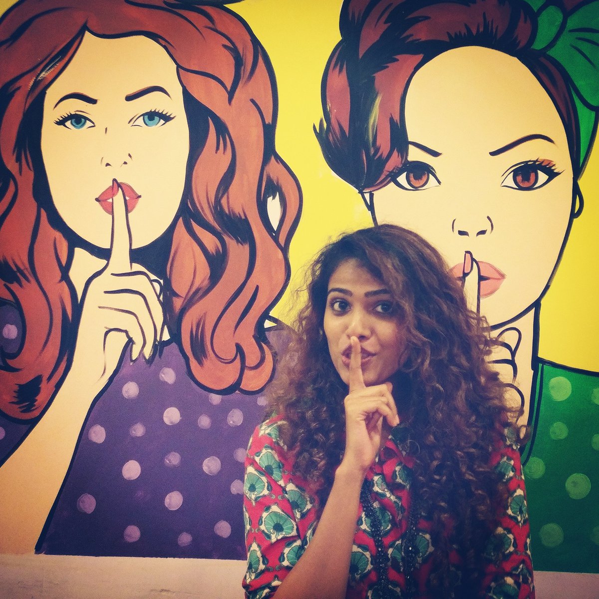 SanahMoidutty's tweet photo. Post interview timepass at Redtro station, @RedFMIndia 😀 This place is too cool 💃
Tune into 106.4 @RedtroFM tomorrow at 9 am and catch my interview with @ParodianSaurabh ! ALSO, hear me sing my favourite retro songs 😊
P.S.The show repeats on Sunday, 6 pm
#redtro #redfm https://t.co/CC38HDMOab