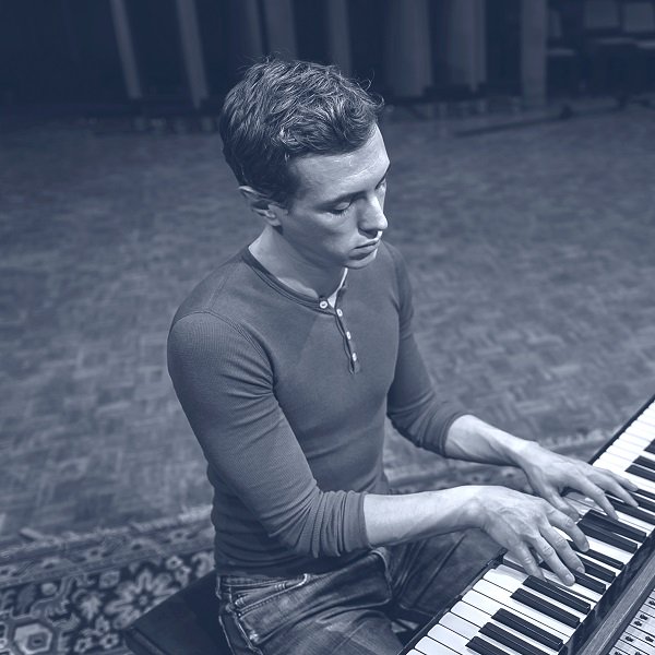 Guillaume Poncelet (@g_poncelet) on Twitter photo Voici Morning Roots, premier extrait de l'album 88 qui sortira le 19/01. Improvisé en studio au début de l'aventure, il a lancé ce projet de piano droit solo qui me tient à coeur.
.bmm.lnk.to/MorningRoots
En concert au <a href="/104paris/">CENTQUATRE-PARIS</a> le 13/02
lc.cx/YDap
Venez! Voici Morning Roots, premier extrait de l'album 88 qui sortira le 19/01. Improvisé en studio au début de l'aventure, il a lancé ce projet de piano droit solo qui me tient à coeur.
.bmm.lnk.to/MorningRoots
En concert au <a href="/104paris/">CENTQUATRE-PARIS</a> le 13/02
lc.cx/YDap
Venez!