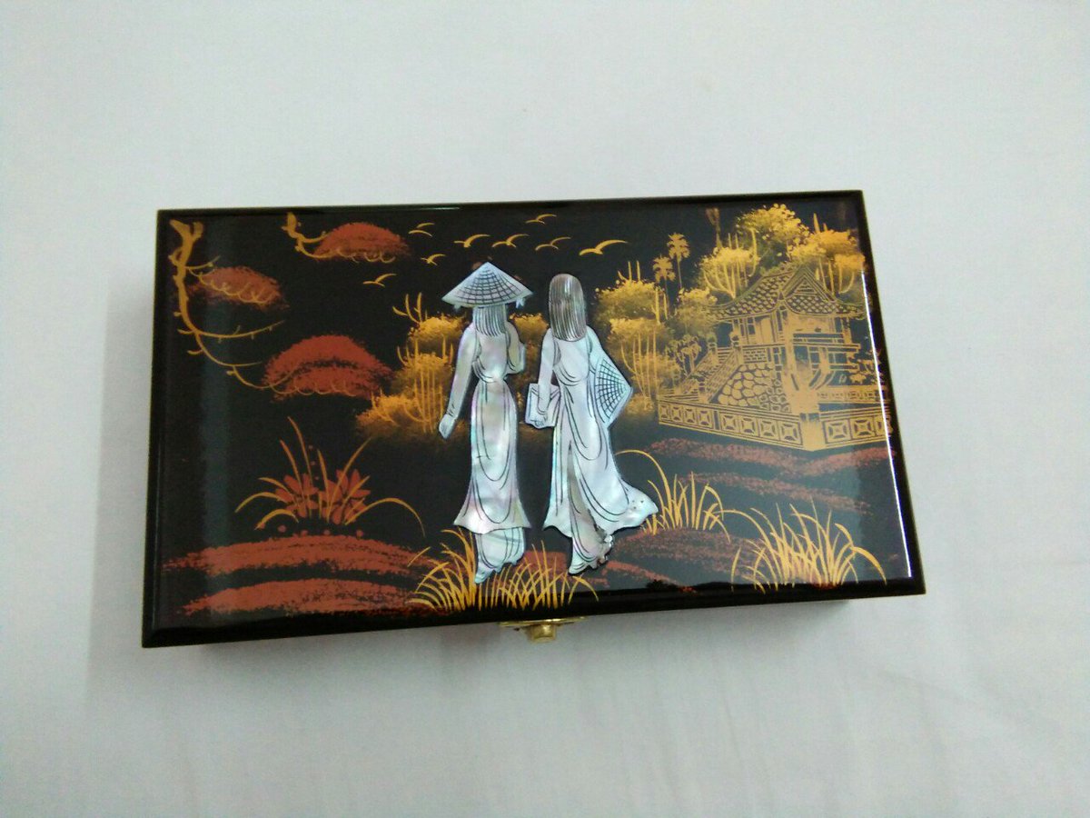 vinalacquerware's tweet image. Mother of pearl lacquer jewerly box 
 1/   box big size: Name : Long Phụng(Dragon Phoenix)
 L 30CM W 20CM H 8 CM.
 2/   box medium size: Name: Two Miss .
 L 24 CM W 14CM H 6 CM
 3/   box small size Name: Six Miss.
 L 17CM W 12CM H 5.5CM
 Made in Viet nam. Ship From Viet Nam.