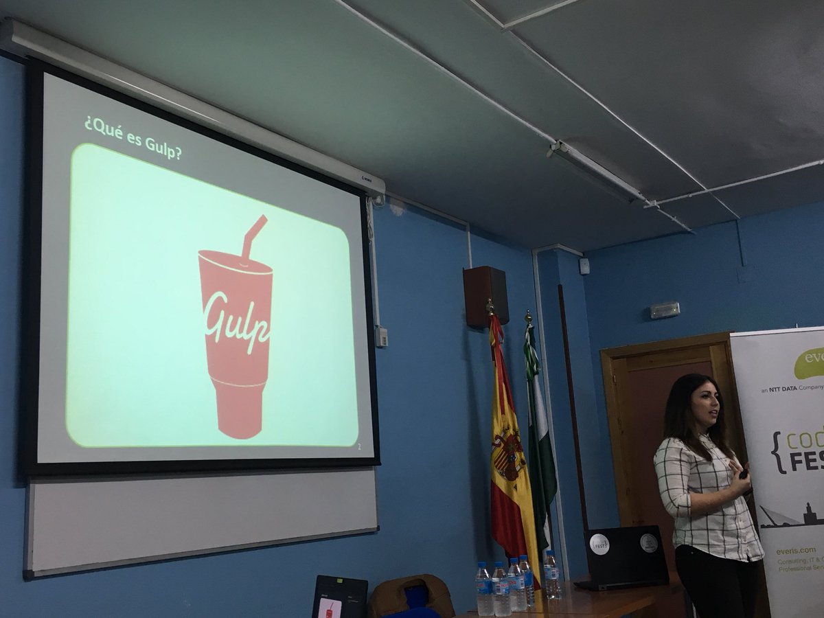 mj_benitez's tweet photo. Grande @criperrui hablándonos de #Gulp en el #HeadingToCodeFEST del #IESCamas @everisCodeFEST https://t.co/8j6UABKgJZ