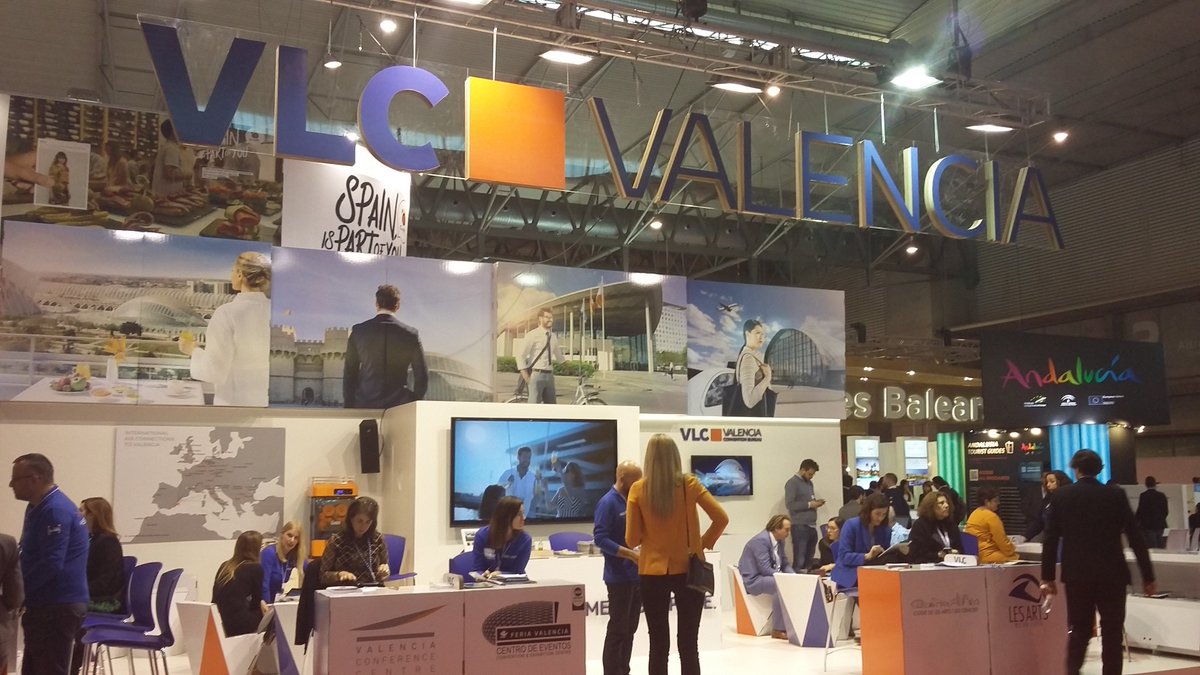 zumexgroup's tweet photo. Happy to support @Valenciaturismo with the promotion of #Valencia as #businessevents location. 
🍊Take the chance to try the best orange juice thanks to #VersatilePro  the perfect #juicer  for #hotels #catering and any type of #business
#ibtmworld #eventprofs #ibtmworld2017 https://t.co/WtBycUlFVc