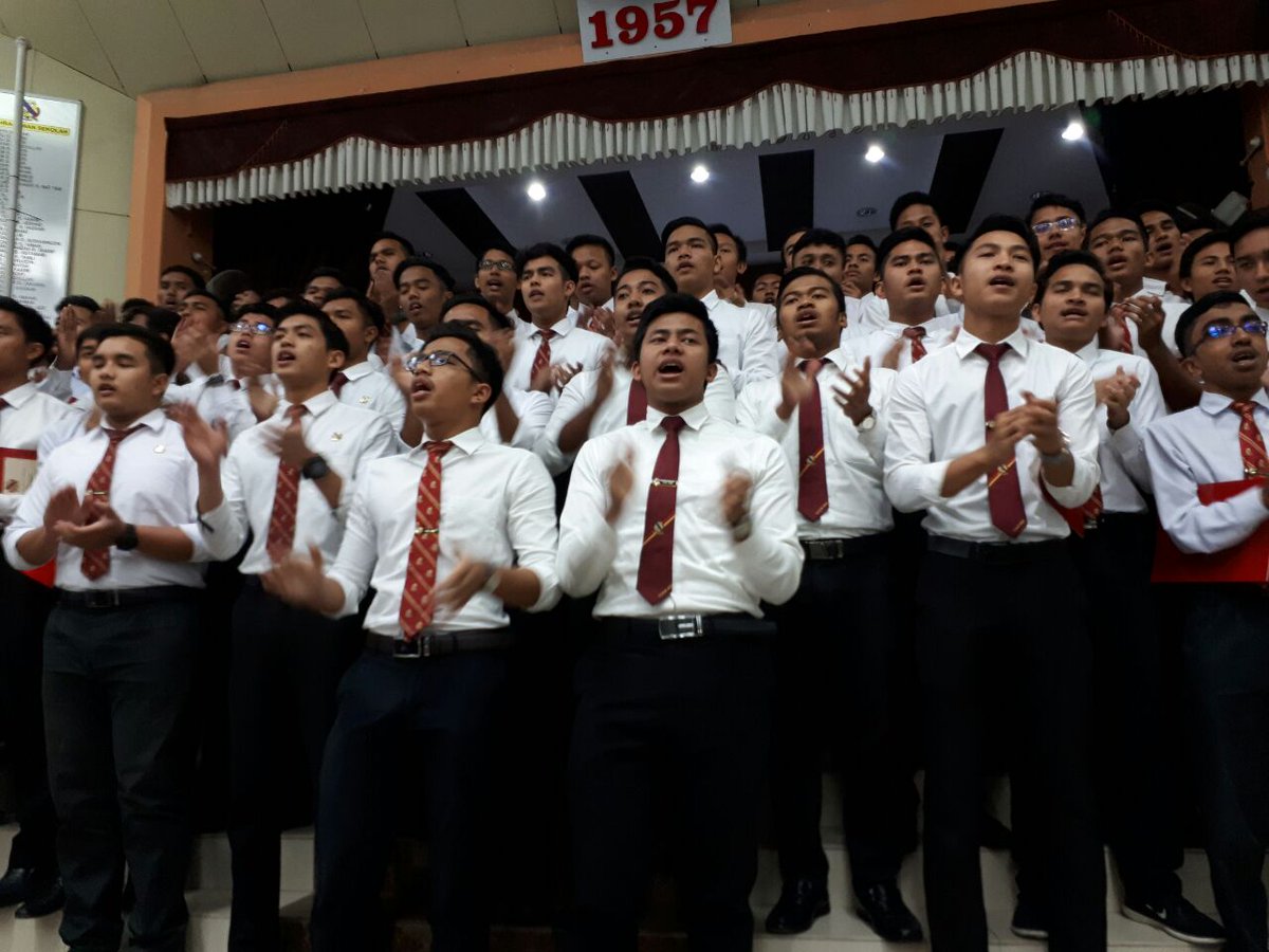 twtstaripoh's tweet photo. Graduation day. Good luck in your future undertaking Galavii57.

#starian
#batch57
#staroba https://t.co/hGhsPJVp8y