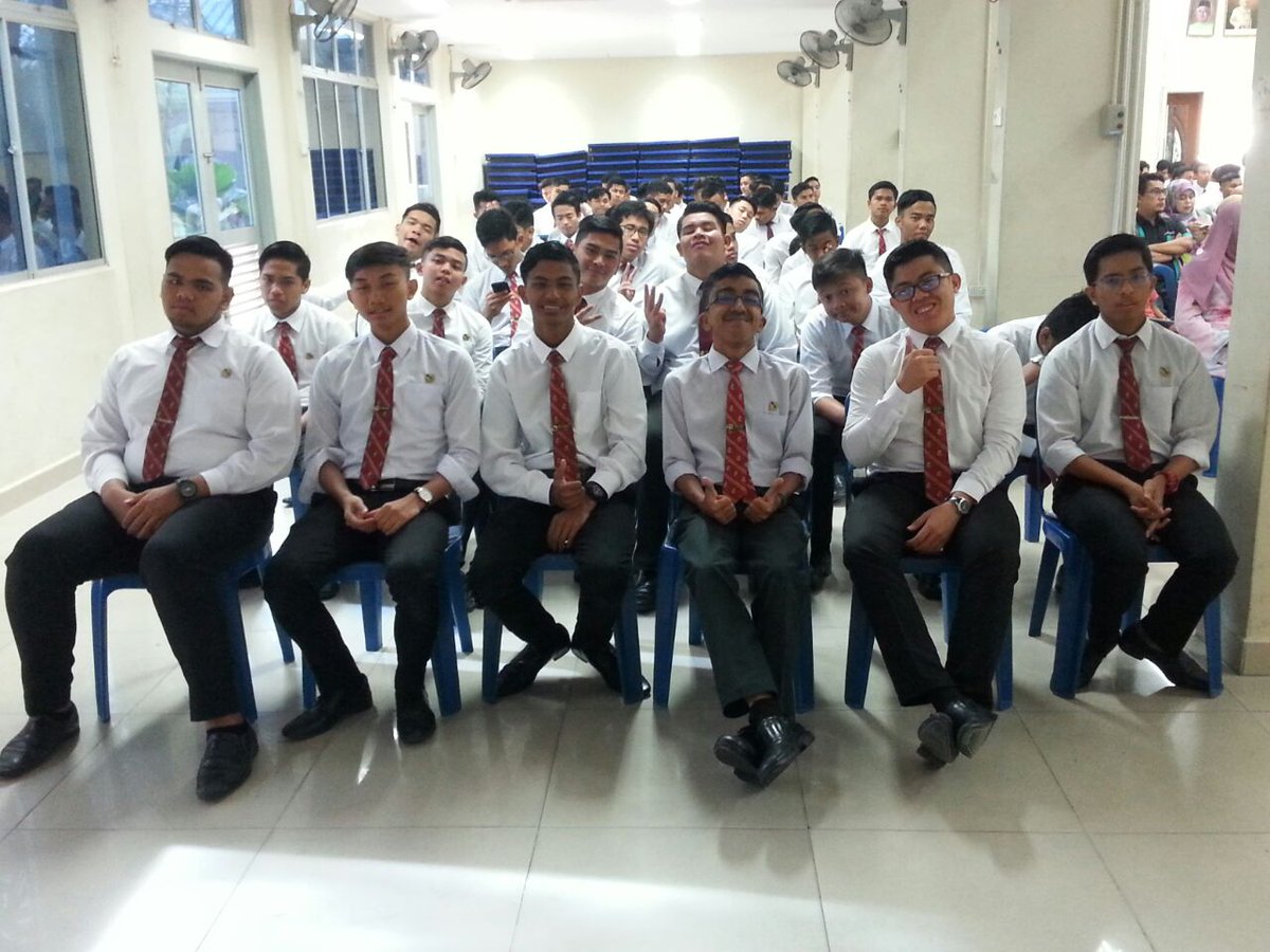twtstaripoh's tweet photo. Graduation day. Good luck in your future undertaking Galavii57.

#starian
#batch57
#staroba https://t.co/hGhsPJVp8y