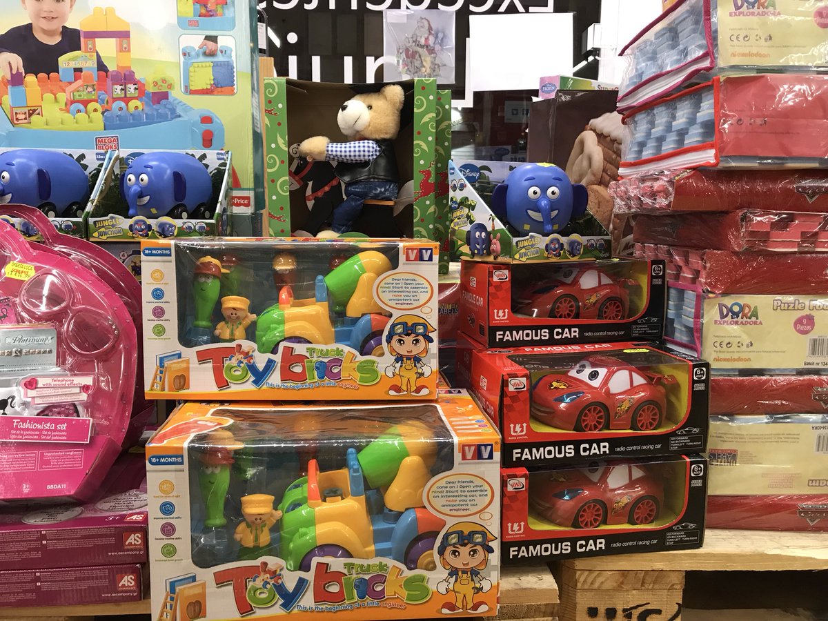 SqrupsElche's tweet photo. EXITAZO la 1ª semana de #juguetes 🎁🎄

Muchos se han agotado pero siguen entrando nuevos juguetes. Ven a Sqrups! y compara precios, quedarás increíblemente sorprendido...

 Y recuerda... el primero que lo ve se lo lleva😉

#chollos #elche #navidad #regalos https://t.co/N6D6byozPo
