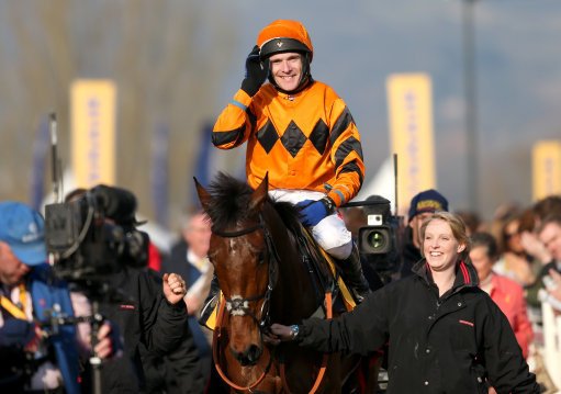 TWEnclosure's tweet photo. Will this beast Thistlecrack be back to winning tomorrow? 🤔

Would love to see it! 😍 https://t.co/FhliVuhyrj