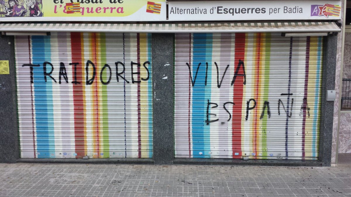 CGTEnsenyament's tweet photo. Tot el suport a les companyes de l'@aebadia. Si toquen Badia #EnsToquenATotes #ResponemTotes #NoPassaran https://t.co/1YE9jLZDNm