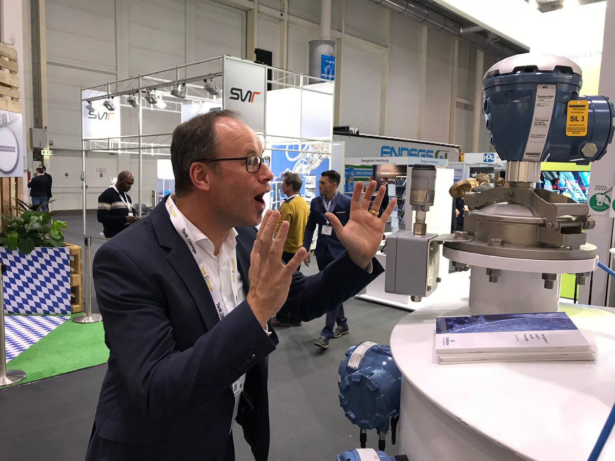 Jessnikovsky's tweet photo. The one and only Rosemount 5900S 2-in-1 is for sure an amazing product! #Oneofakind😍 Taking safety to a higher level! #OverfillPrevention #PAuto #TankGauging #TSGermany https://t.co/FV1XThipUs