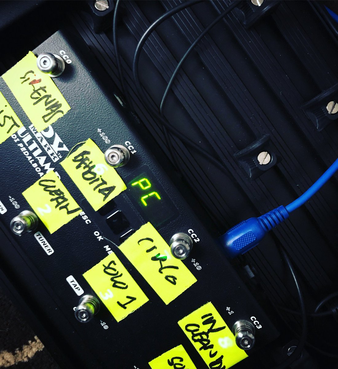 paulomoreteofi's tweet photo. @dvmarkamps Multiamp midi pedalboard ready for next show in Vigo #pauloinmune #dvmark #multiamp #dvmarkmultiamp #midipedalboard #guitarporn #vigo #pauloinmune #inmuneband https://t.co/mkEcXdZjSj