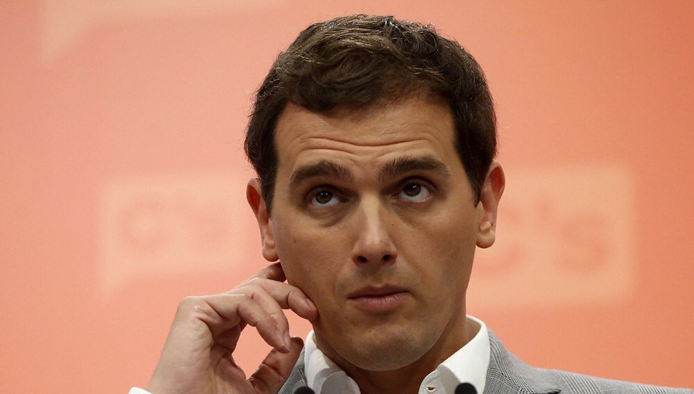 Despertaferro68's tweet photo. @Albert_Rivera Fots #fastic #adoctrinat #feixista estàs molt pitjor del que pensava. L’odi a #catalunya no et deixa viure tranquil, #relaxat #rivera que fas mala cara. #nazionalista de #españistan #pobrehome #21D la hòstia que us fotareu serà de traca i mocador #groc #LlibertatPresosPolitics https://t.co/3P7mJNUUwC