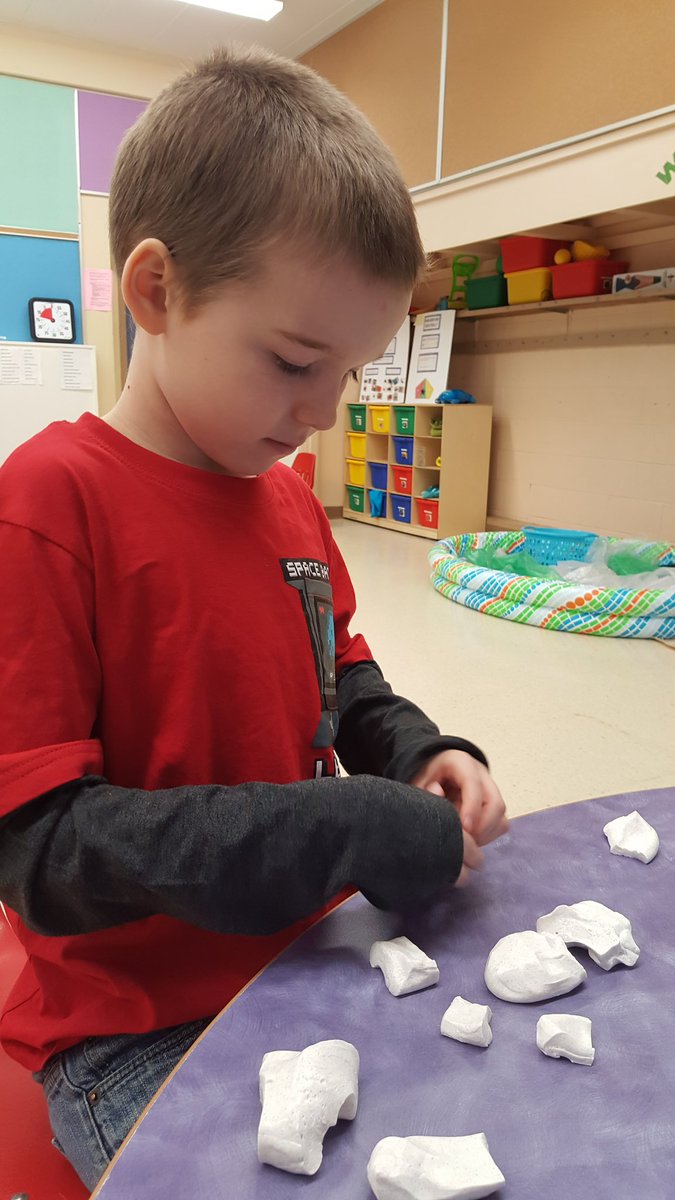 cmamcguire's tweet photo. So many benefits! #slime #sensory #padayworkshop #calmchild #catholiceducators @MelissaMdubeau @Rebecca_MHL #schoolstobelievein @hn_school @JPinthevalley https://t.co/lczUZTkjSj
