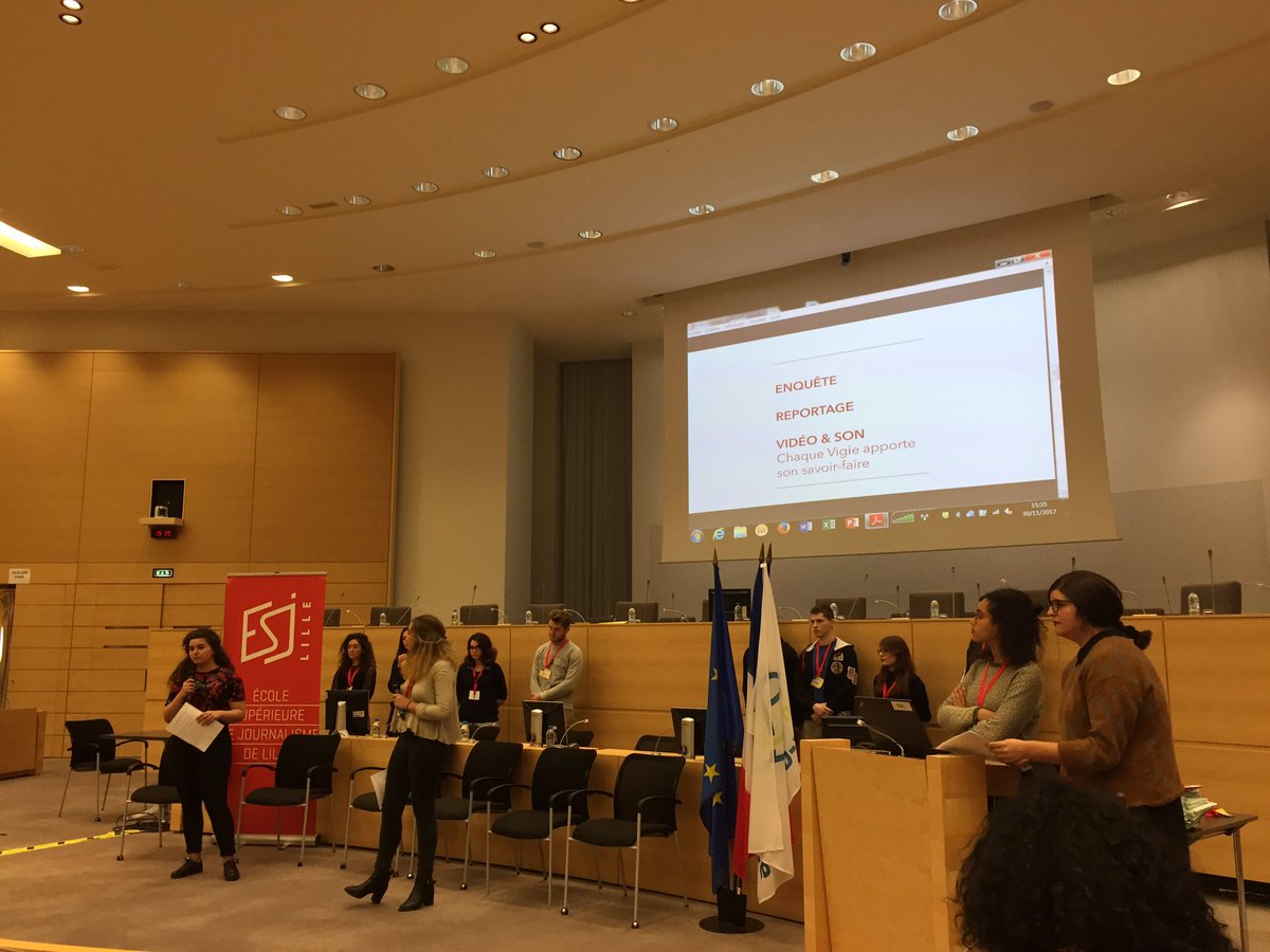 ESJLille's tweet photo. C'est l'heure du dernier pitch #MedialabESJ avec le collectif de pigistes feministes La Vigie, qui propose aux médias des contenus sur les droits des femmes, post-affaire Weinsten https://t.co/84l3noqwfS
