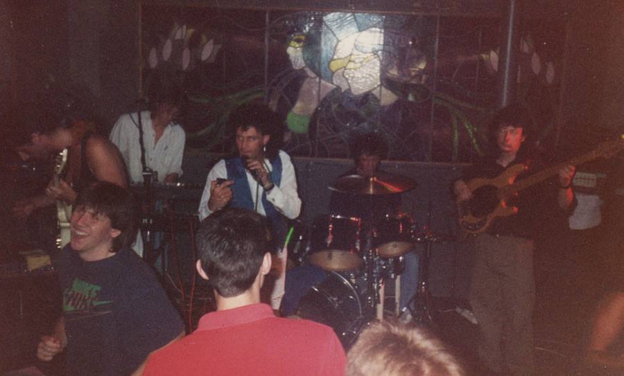 corkinthe80s's tweet photo. @ocaoimhs @rorycobbe Here ye go L to R: Me gtr, George McDonald Keys, Mike O Brien Vox, Gordon Drms, Diarmuid Bass https://t.co/aTswSaytzK