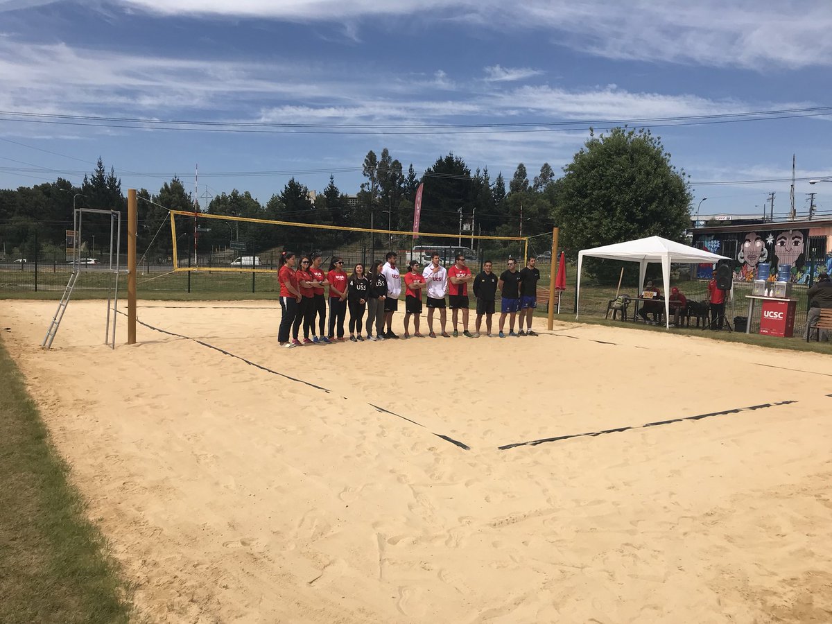 A esta hora se inaugura la nueva cancha de voley playa en el Campus San Andrés. Luego arranca el cuadrangular universitario entre <a href="/USanSebastian/">Universidad San Sebastián</a> #UdeC <a href="/uandresbello/">U. Andrés Bello</a> y <a href="/ucscconcepcion/">UCSC Concepción</a>