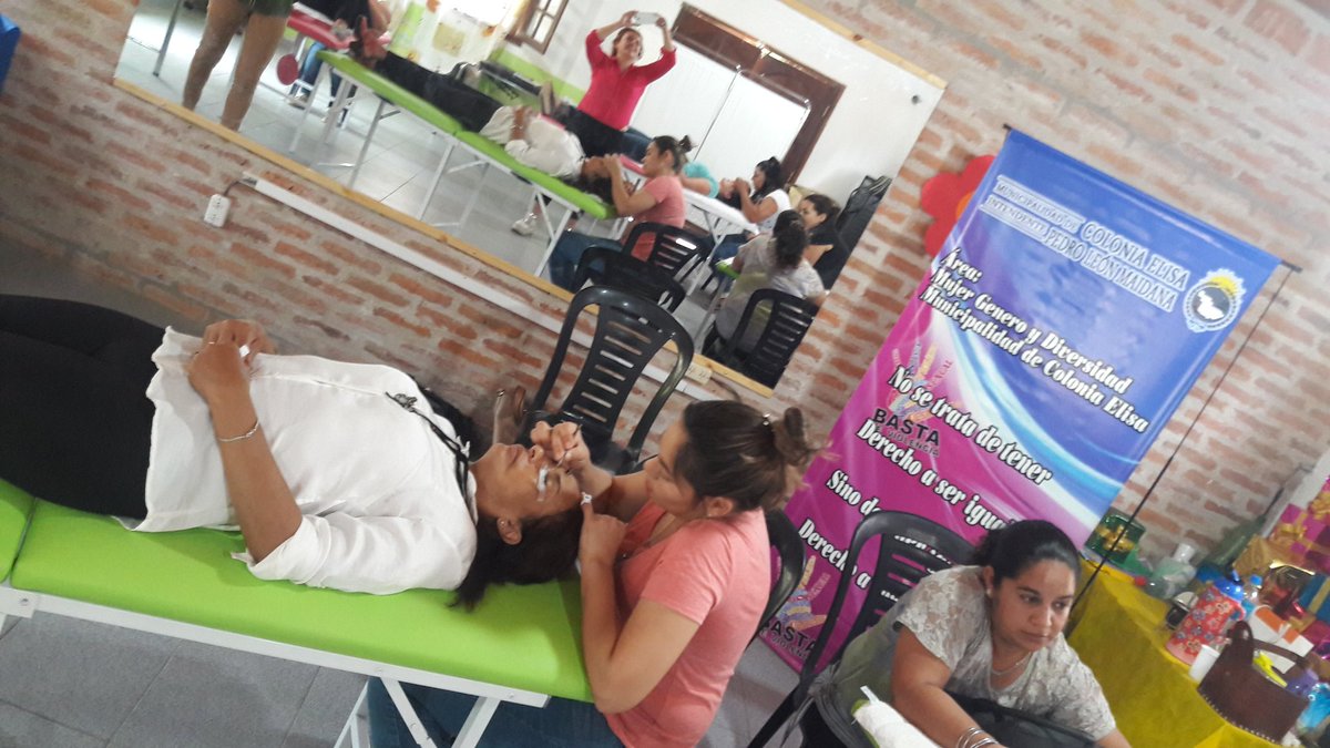 Área Mujer G y D# cada ves mas profesionales la futuras de cometologa# Hoy colocacion de pestaña PELO a Pelo# gracia Pedro Maidana x el apoyo