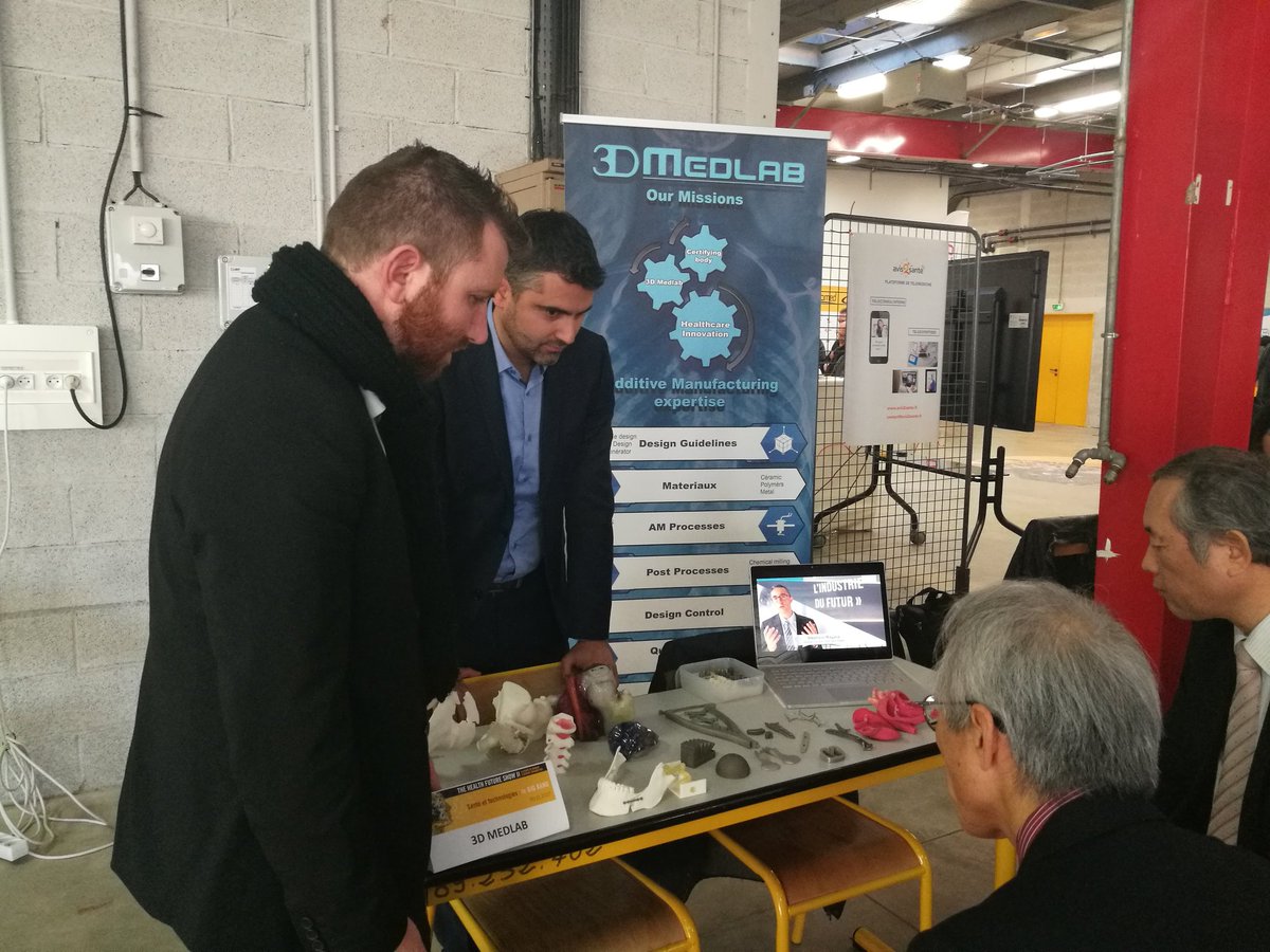 UPE13_'s tweet photo. [#THFS17] Start Up Place ➡️Visite de la délégation du Japon avec les représentants de Japan bioindustry association (JBA) et EA Pharma Co avec @PoleEurobiomed. https://t.co/v2XQTmRaAi