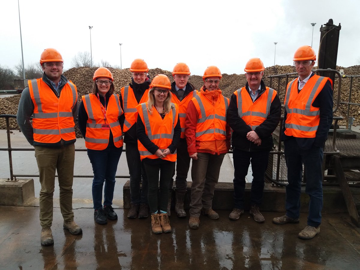 NFUSugar's tweet photo. Wissington beet pad #selfie #SIP2017 https://t.co/HNwvh2KpHY