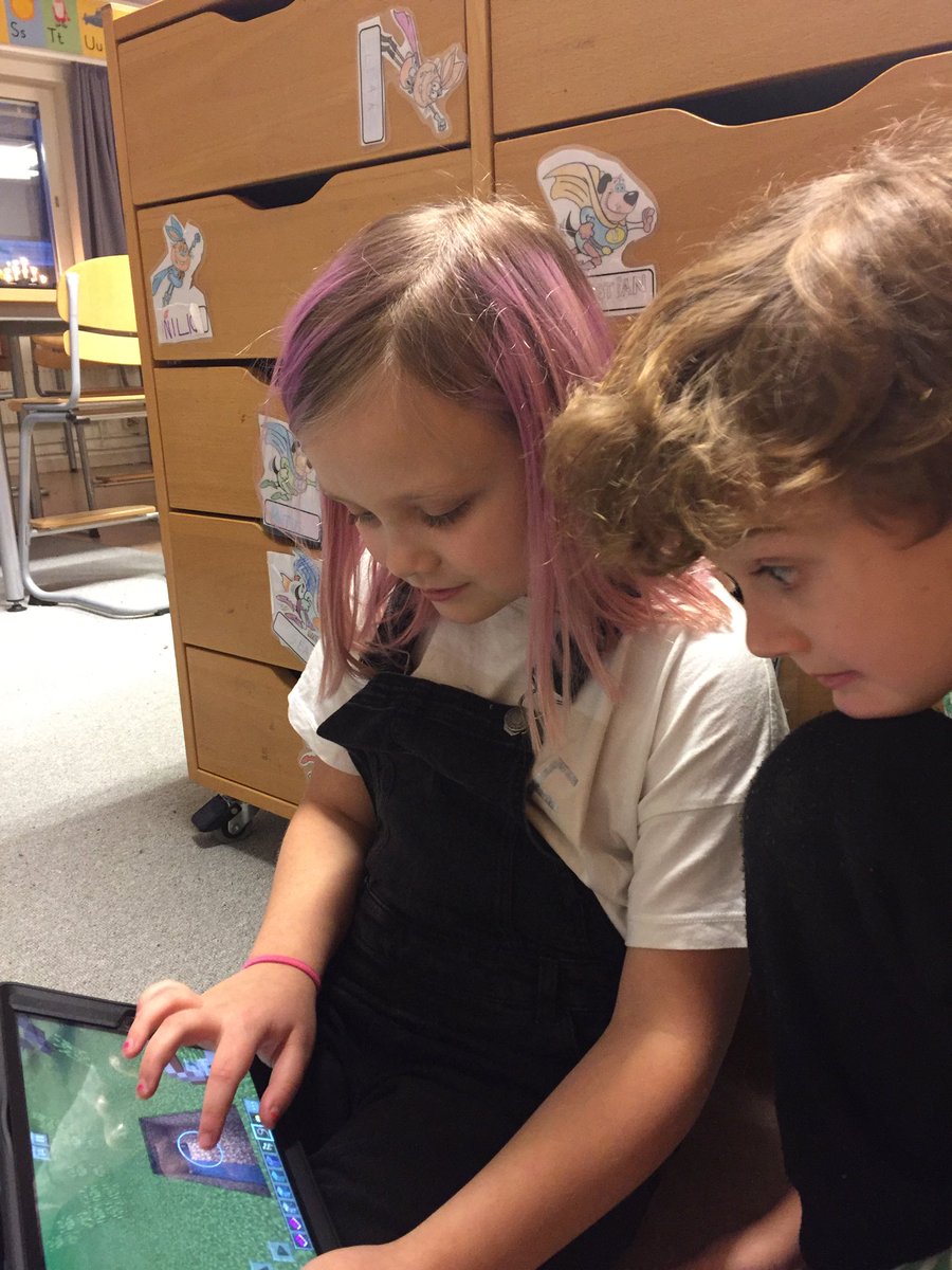 Minecraft används som ett verktyg för att skapa! Såå kul😄! #runbacka fritids