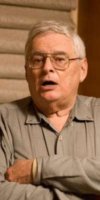 deadpeoplecom's tweet photo. A moment of silence for Jerry Fodor - #JerryFodor #Jerry #Fodor #rip https://t.co/KXamXxhGxK https://t.co/zwMg5Woa8Z