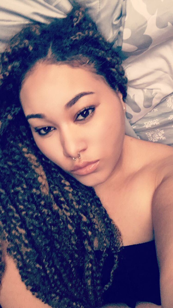 janeetaughtyou's tweet image. need you for the old me, need you for my sanity, need you to remind me where I come from #issathrowback #needtogetthisglowback 💛