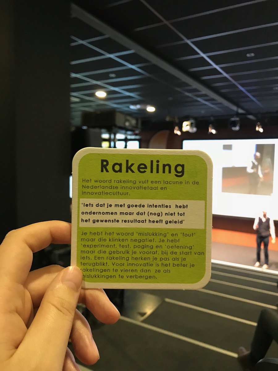 kmoconnected's tweet image. 'Daag je medewerkers uit om eens iets nieuws te proberen, wat gerust mag mislukken.' Het rakelingprincipe van @CyrielKortleven #kcd17
