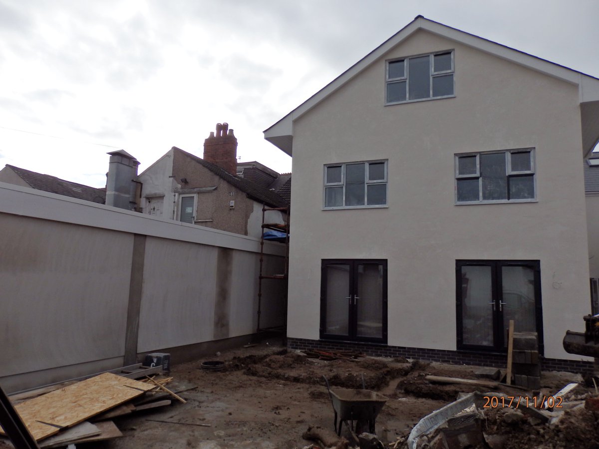 CorayProperties's tweet photo. We have some new photos to share of the newly renovated flats on Whitchurch Road. All furnished to a high standard with high gloss neutral kitchens and fully tiled bathrooms with good sized shower enclosures. Rents £650 - £850 pcm. Call to arrange a viewing 029 20 093 093 https://t.co/Ftz84W3mcs
