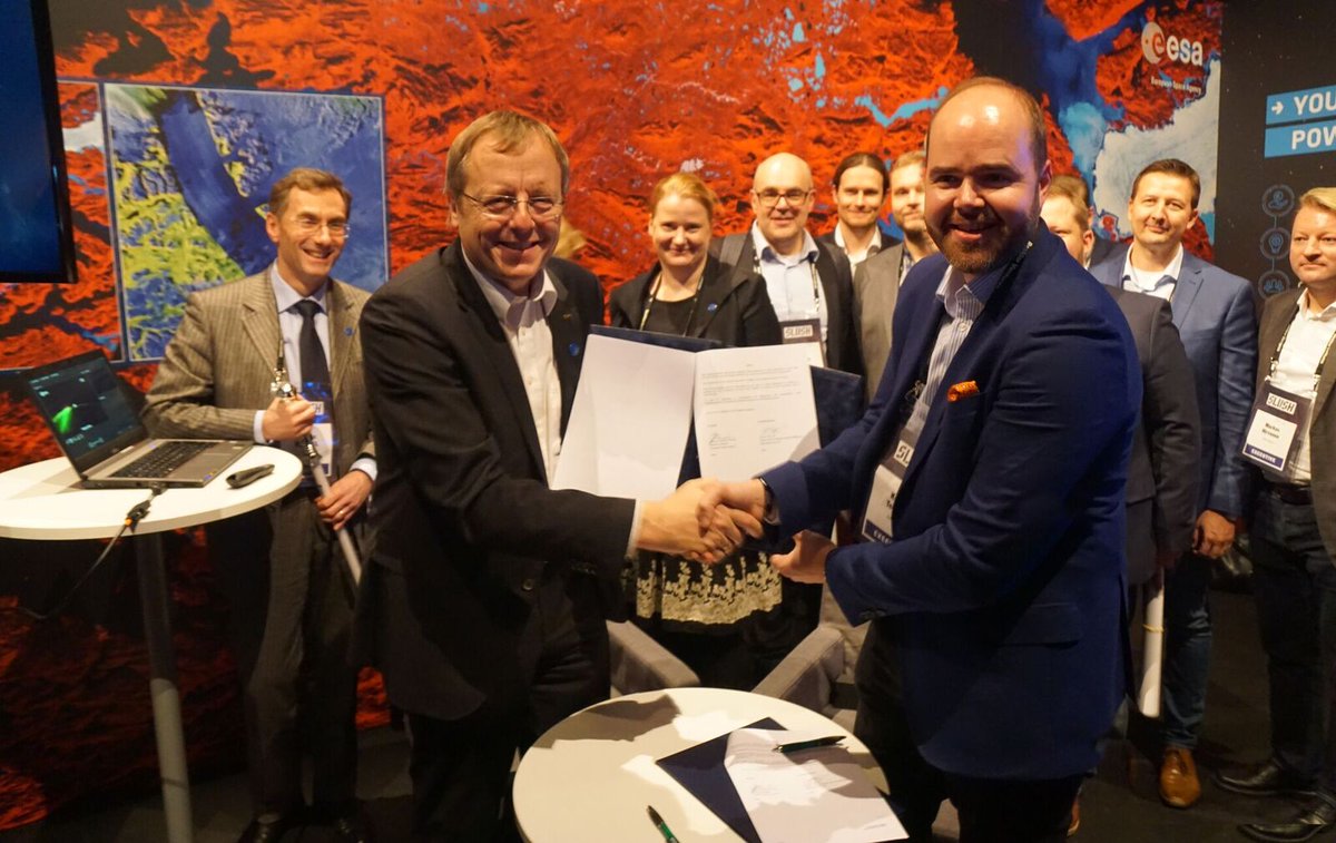 esa's tweet photo. ESA signs MOU with @RollsRoyce   on use of  space tech for autonomous #shipping at #slush17 https://t.co/AnMmLOGkzv https://t.co/XxMR8IcsJI
