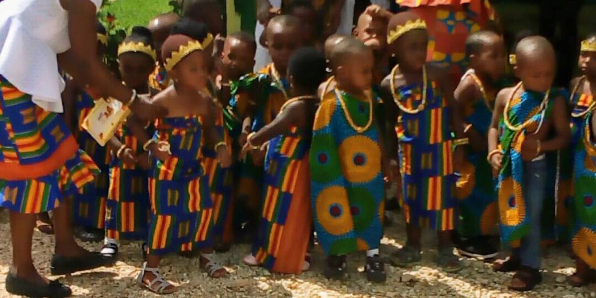hope__children's tweet photo. Celebramos el Día Internacional en una de nuestras fundaciones en África! VE/SEE FB POST Celebramos el Día Internacional en una de nuestras fundaciones en África!  #AFRICA #LEAPSCHOOL #HOPECHILDREN https://t.co/NoWzsNNBwA