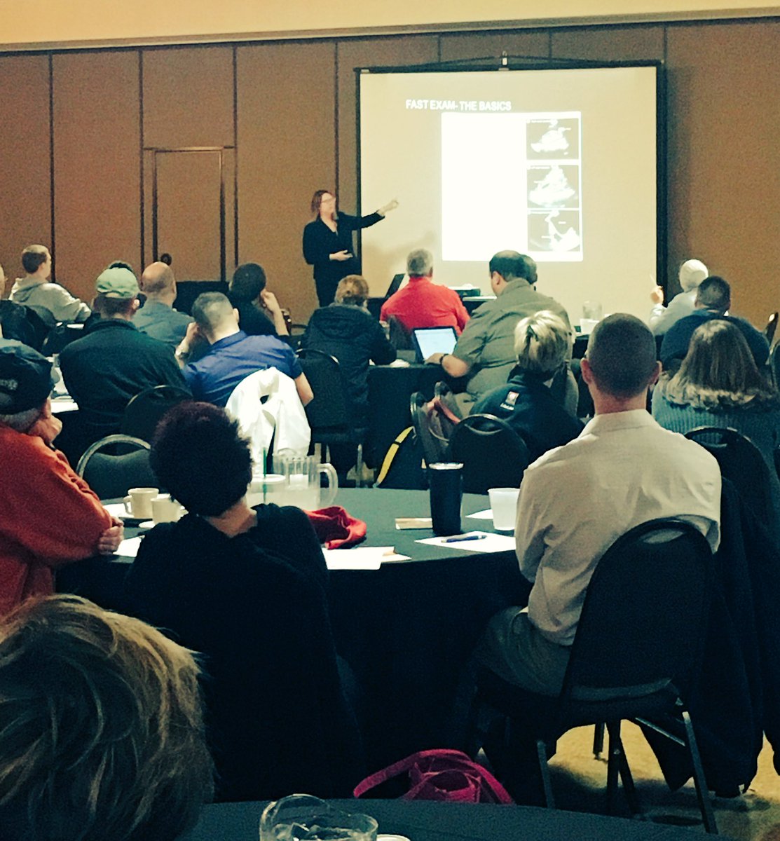 IUHealthTrauma's tweet photo. Dr. Rodriguez shares the Golden Rules of the FAST Exam:
1) Donโt base findings on 1 image
2) Because a feature is present doesnโt mean itโs real
3) Because a feature is missing doesnโt mean it isnโt there
#EMSTrends #Trauma #FASTExam https://t.co/7rEmCu1XGl