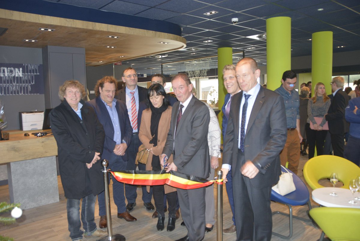 KleinStrand's tweet photo. Gisteren was er feestelijke opening van het IBIS-hotel op het domein van het Klein Strand! Vanaf zaterdag ontvangen zij er de eerste gasten. Veel succes! #Ibisjabbeke #kleinstrand https://t.co/TaejU5aTaq